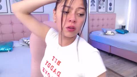 kIKI online show from 10/21/25, 05:24