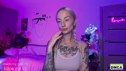 Kiki online show from 09/14/25, 11:59