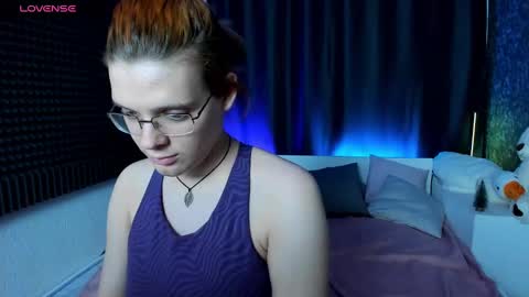 Kiki online show from 12/25/24, 02:13