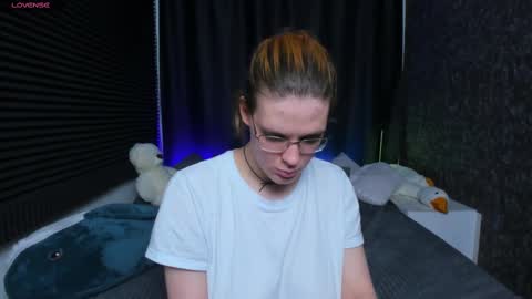 Kiki online show from 02/13/25, 02:31