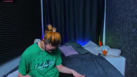 Kiki online show from 02/27/25, 01:38