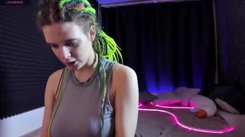 Kiki online show from 10/24/25, 10:55