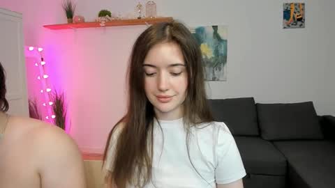 Snapshot of kiki_mcflurry chatting on 09/23/25, 09:07 PavelPolly online show from 09/23/25, 09:07