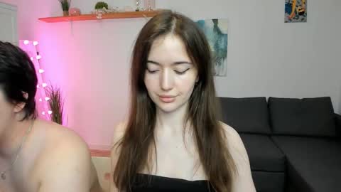 Snapshot of kiki_mcflurry chatting on 09/29/25, 08:46 PavelPolly online show from 09/29/25, 08:46