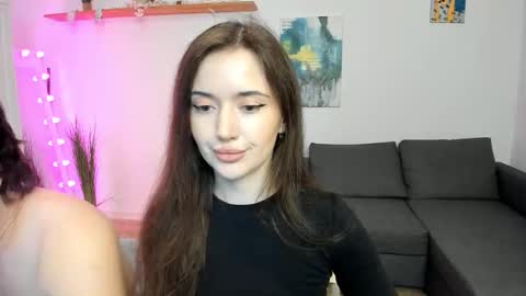 Snapshot of kiki_mcflurry chatting on 10/31/25, 07:48 PavelPolly online show from 10/31/25, 07:48