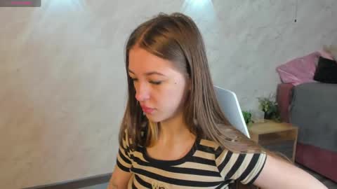 Kiki online show from 05/17/26, 01:03