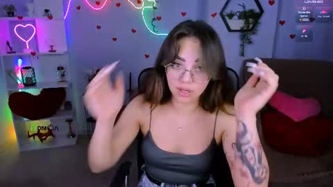 kiki_swan online show from 06/23/26, 07:12
