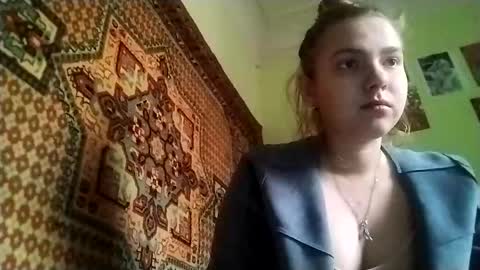 kikibang_ online show from 12/01/25, 08:19