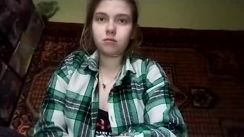 kikibang_ online show from 12/15/25, 08:29