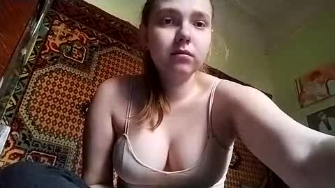 kikibang_ online show from 02/14/26, 08:44