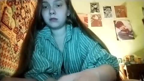 kikibang_ online show from 04/10/26, 07:40