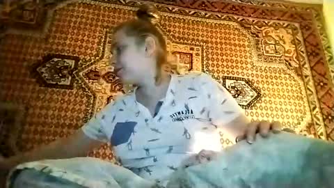 kikibang_ online show from 04/12/26, 06:57