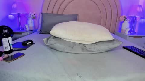 KI KI online show from 10/25/25, 08:00