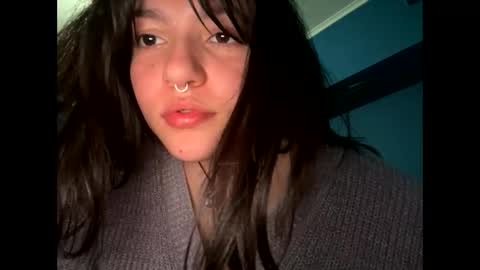 kikilove15 online show from 05/18/26, 10:04