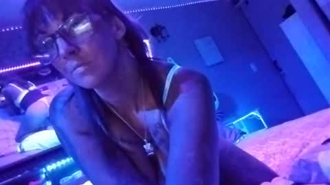 kikilovespartylights online show from 09/17/25, 09:44