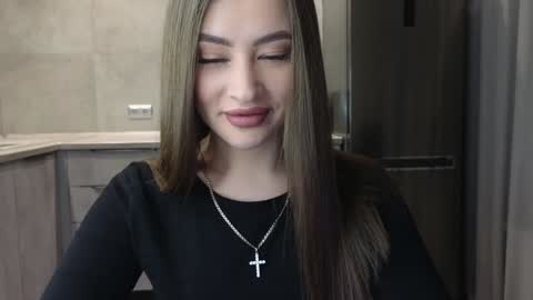 EvaAnna online show from 12/18/24, 09:18