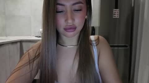 EvaAnna online show from 11/24/25, 09:14