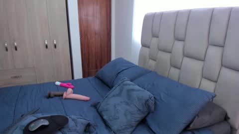 Ana      online show from 09/27/25, 02:44