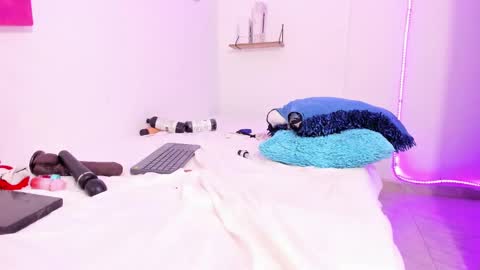 kim online show from 01/16/25, 01:48