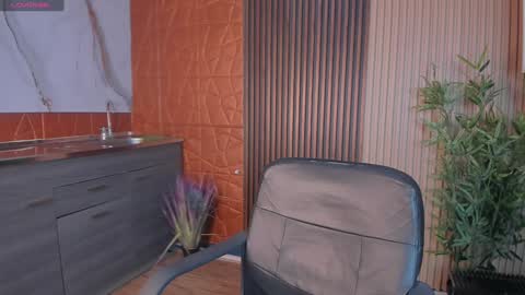 Kim online show from 01/11/25, 11:02