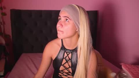 ISABELLA 3 online show from 09/28/25, 10:20