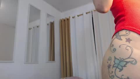 Snapshot of kim_lu29 chatting on 12/28/24, 06:49 kim online show from 12/28/24, 06:49