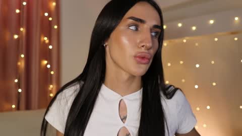 Snapshot of kim_oberlin chatting on 02/07/25, 11:01 Kim Oberlin online show from 02/07/25, 11:01