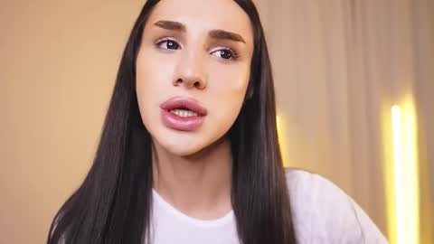 Snapshot of kim_oberlin chatting on 10/21/25, 11:33 Kim Oberlin online show from 10/21/25, 11:33