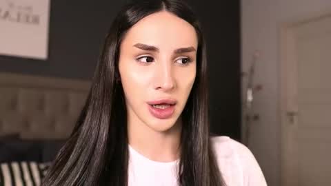 Snapshot of kim_oberlin chatting on 10/22/25, 04:07 Kim Oberlin online show from 10/22/25, 04:07