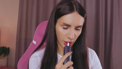 Snapshot of kim_oberlin chatting on 11/07/25, 11:32 Kim Oberlin online show from 11/07/25, 11:32