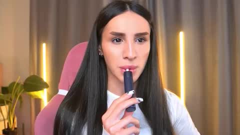 Snapshot of kim_oberlin chatting on 11/14/25, 04:06 Kim Oberlin online show from 11/14/25, 04:06