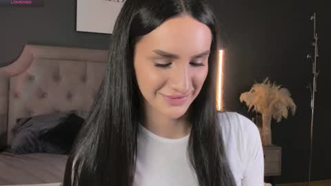 Snapshot of kim_oberlin chatting on 11/20/25, 04:29 Kim Oberlin online show from 11/20/25, 04:29