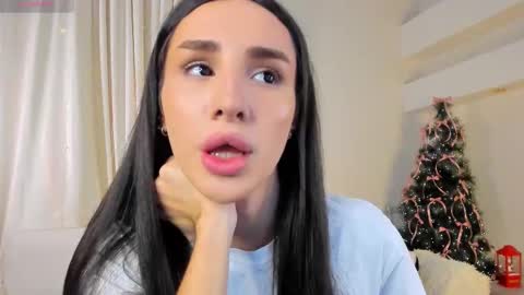 Snapshot of kim_oberlin chatting on 12/19/25, 11:28 Kim Oberlin online show from 12/19/25, 11:28