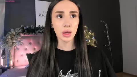 Snapshot of kim_oberlin chatting on 12/21/25, 06:53 Kim Oberlin online show from 12/21/25, 06:53