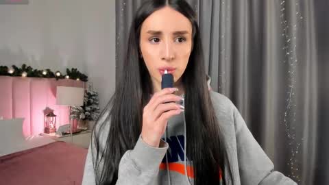 Snapshot of kim_oberlin chatting on 01/10/26, 11:34 Kim Oberlin online show from 01/10/26, 11:34