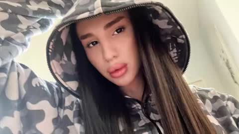 Snapshot of kim_oberlin chatting on 02/05/26, 12:54 Kim Oberlin online show from 02/05/26, 12:54