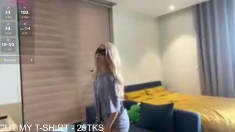 Kim online show from 10/19/25, 04:46