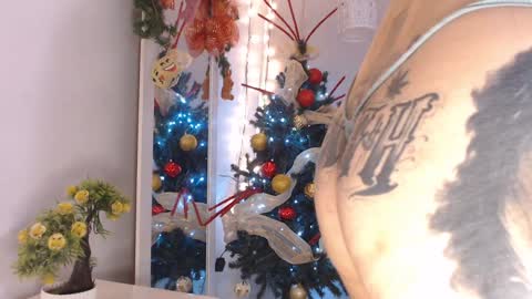 Snapshot of kimandyuk chatting on 12/27/24, 01:53 Kim Yuk online show from 12/27/24, 01:53