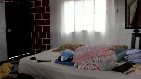 Snapshot of kimandyuk chatting on 11/12/25, 05:57 Kim Yuk online show from 11/12/25, 05:57