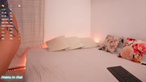 Kim online show from 11/07/25, 01:16