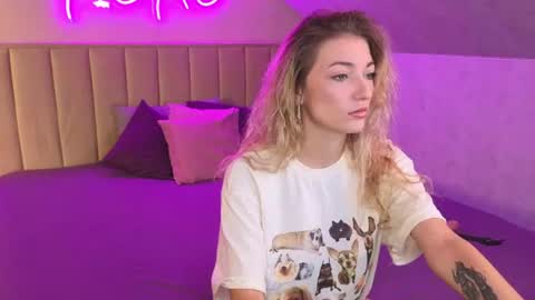 Snapshot of kimberlly_smith chatting on 07/12/26, 11:40 kimberlly_smith online show from 07/12/26, 11:40
