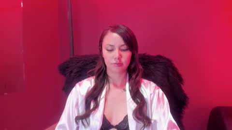 Snapshot of kimberly1fox chatting on 10/28/25, 05:44 Kim online show from 10/28/25, 05:44