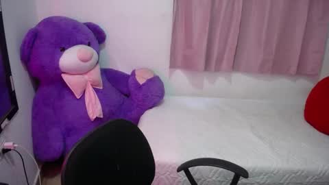 Kim online show from 11/12/25, 11:10