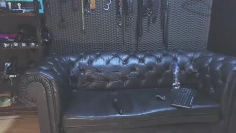 Snapshot of kimberly_swan_ chatting on 02/18/25, 06:47 KIMBERLY SWAN online show from 02/18/25, 06:47