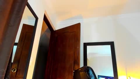 Kimberly Banks online show from 01/13/26, 10:09