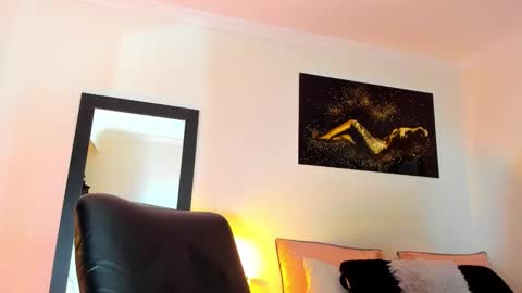 Snapshot of kimberlybanks2 chatting on 02/12/26, 10:43 Kimberly Banks online show from 02/12/26, 10:43