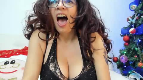 Snapshot of kimberlybirdhot chatting on 12/21/24, 04:19 Kimberly online show from 12/21/24, 04:19