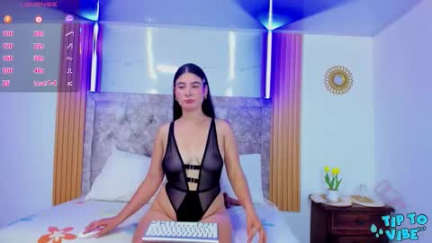 Snapshot of kimdavies chatting on 11/07/25, 07:03 KAREN online show from 11/07/25, 07:03