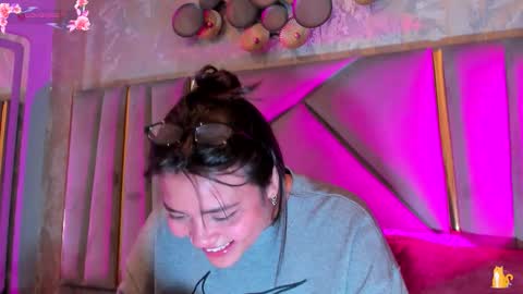  KIM  online show from 02/11/26, 02:49