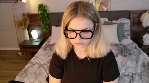 KimEvanss online show from 05/22/26, 05:47